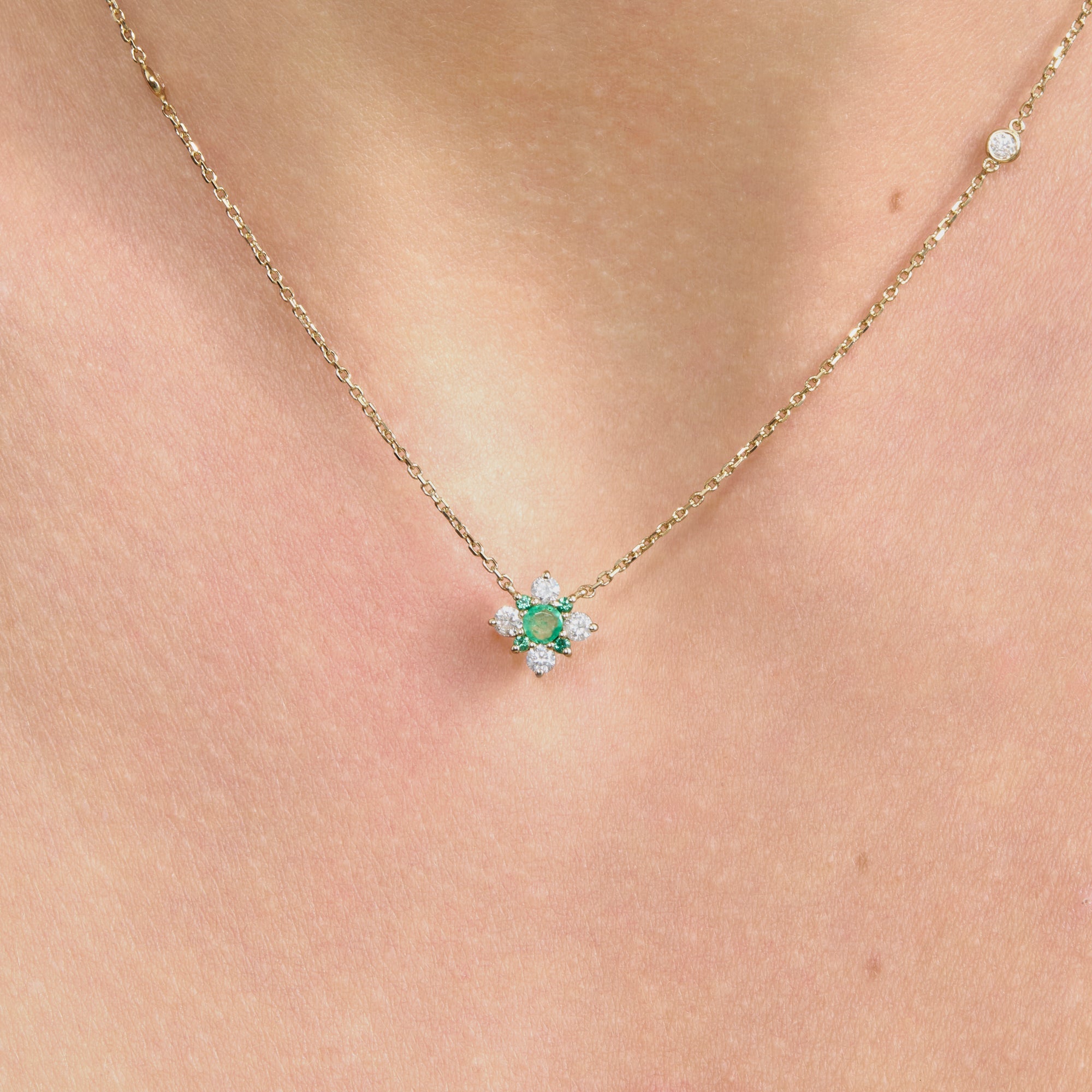 Lucky Emerald Diamond Necklace