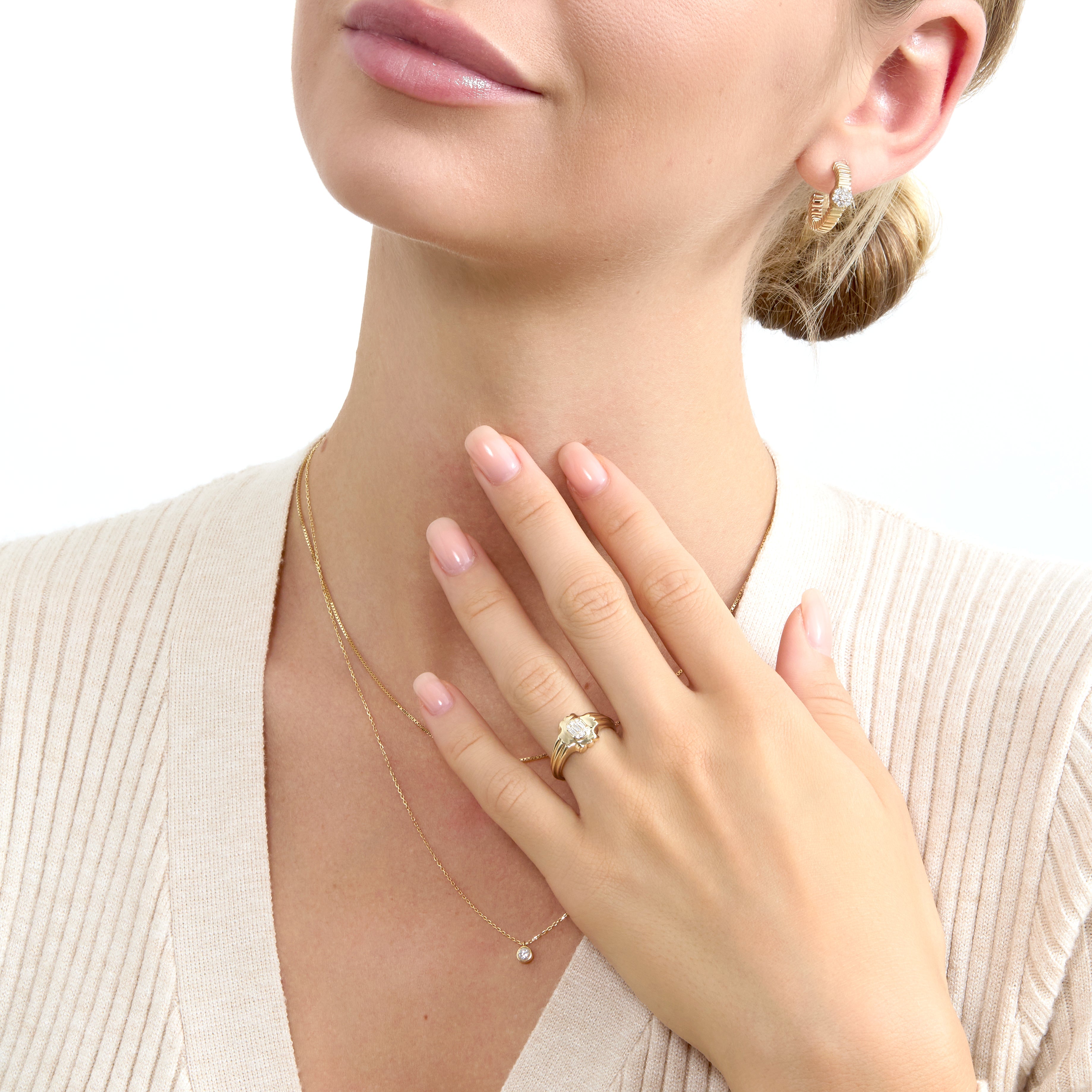 Gleaming Clover Ring