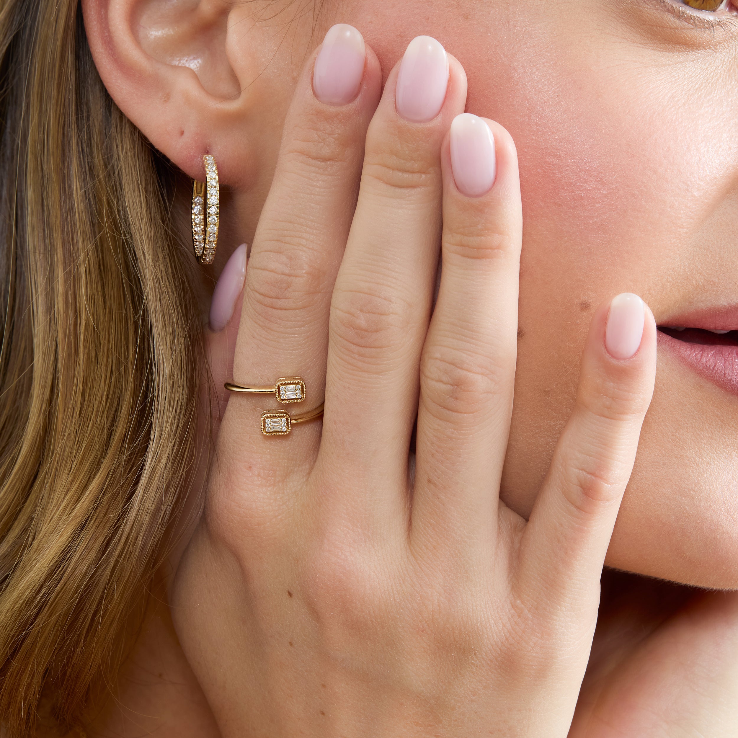 Dazzling Wrap Baguette Ring