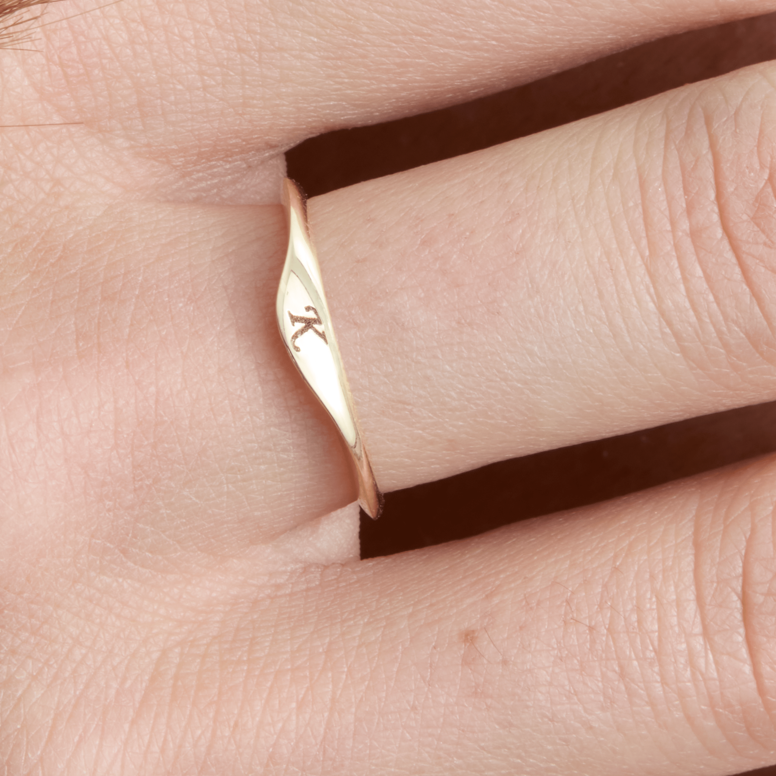 Flow Curve Ring