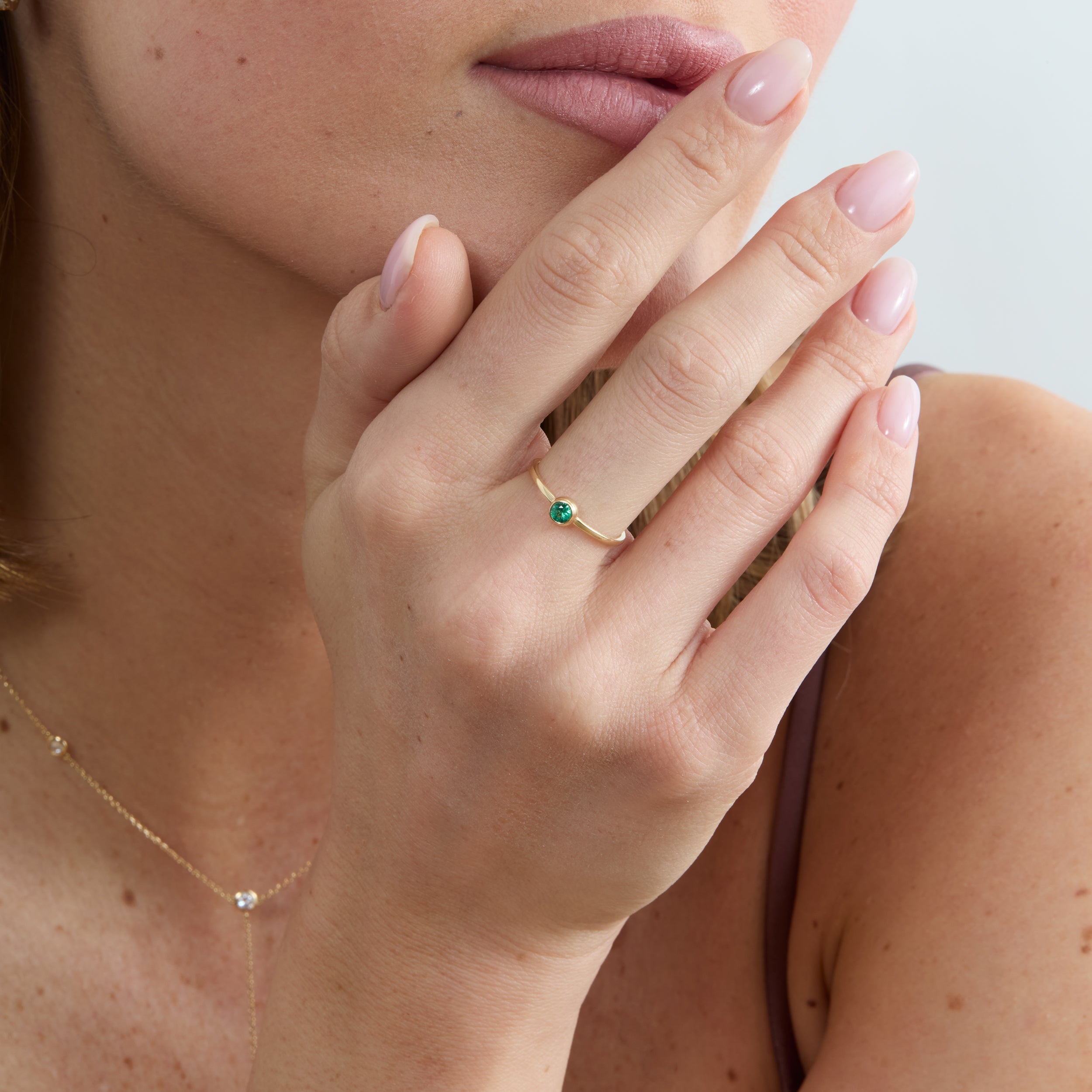 Graceful Emerald Ring