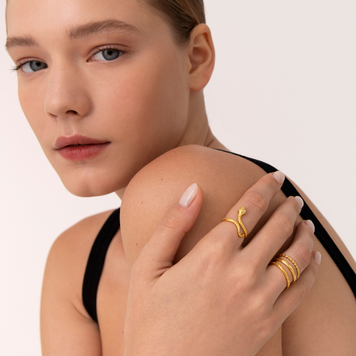 Benzy Brilliance: A Ring of Distinction - Jewel Edition