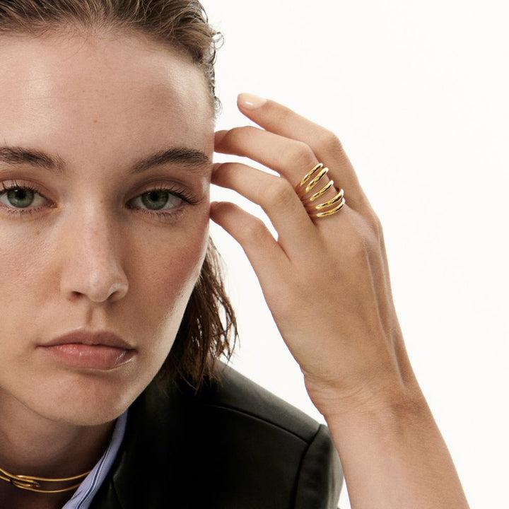 Radiant Pearls: The Amber Ring - Jewel Edition