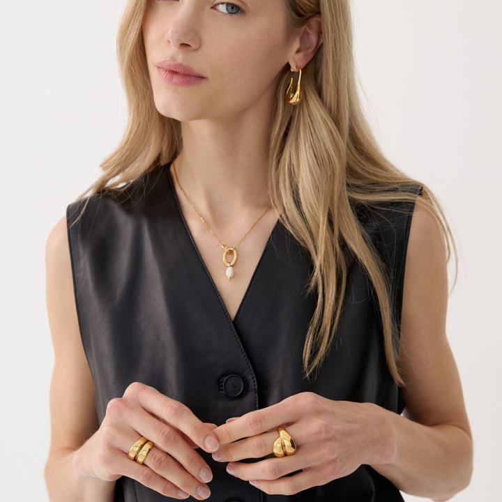 Gardenia Interlocking Pearl Necklace - Jewel Edition