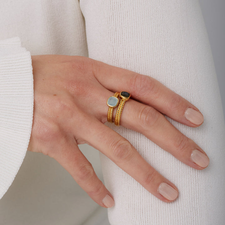 Beth's Clarity: A Ring of Timeless Transparency - Jewel Edition