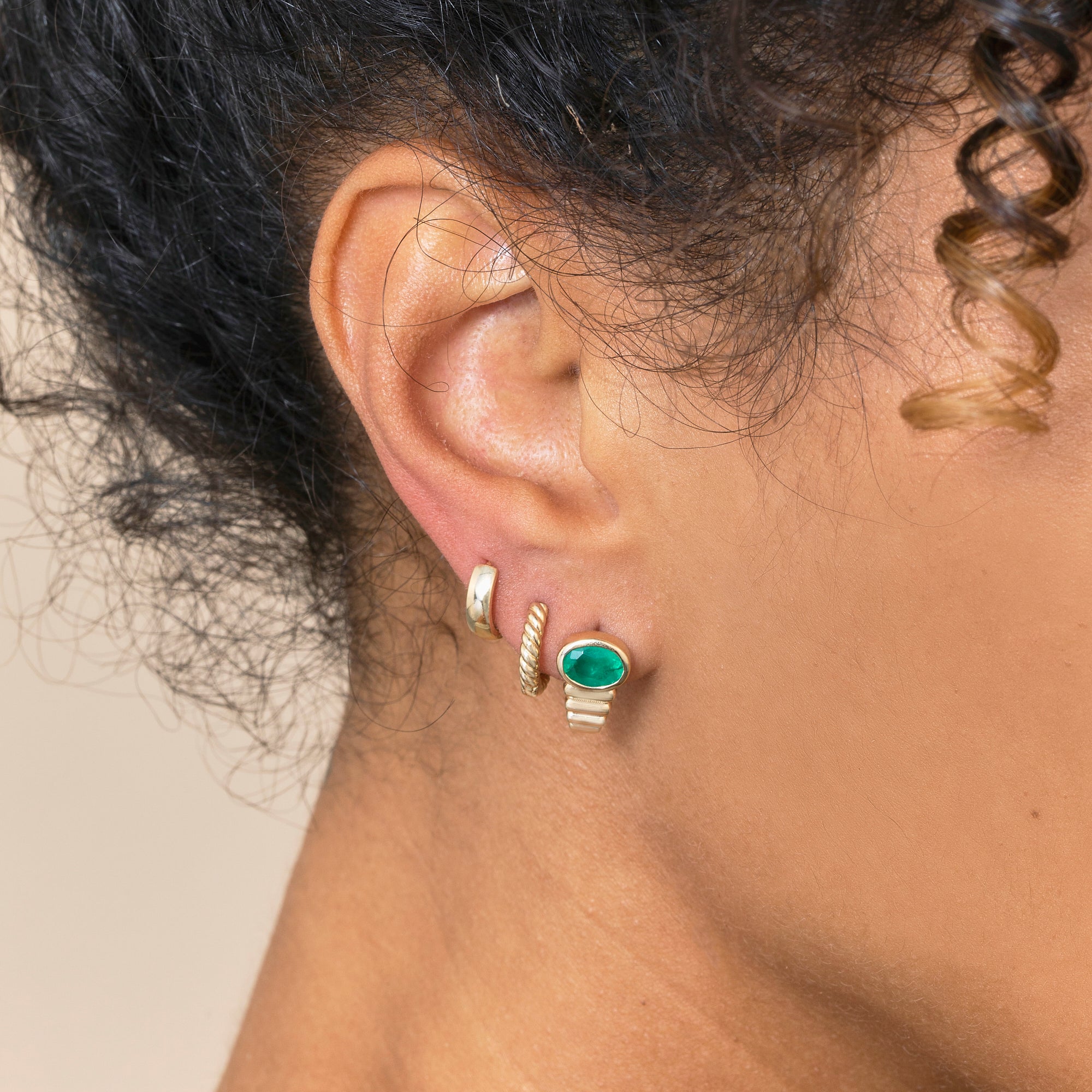 Art Deco Emerald Ribbed Earrings