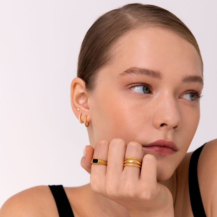 Benzy Brilliance: A Ring of Distinction - Jewel Edition