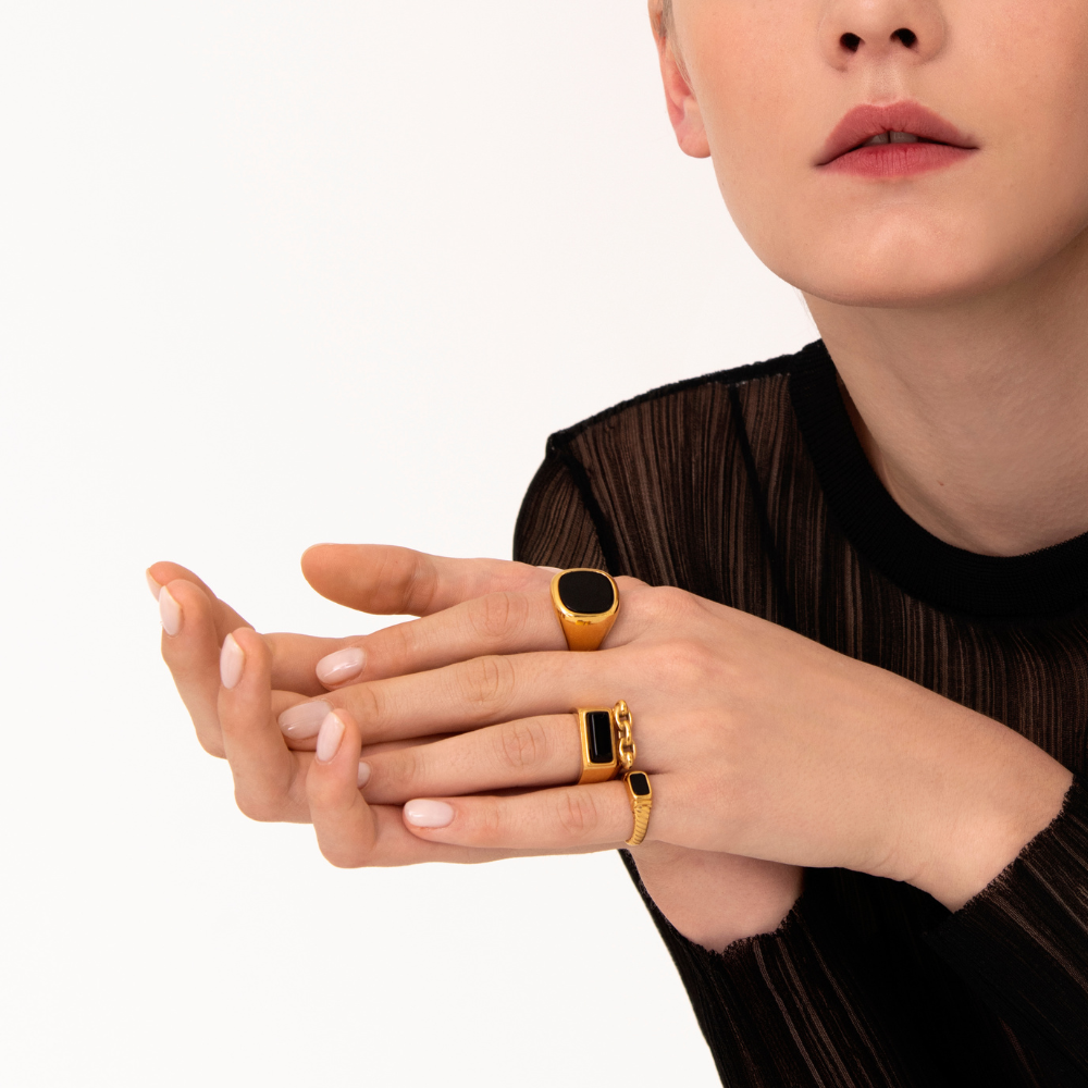 Vintage-Inspired Interlocking Links Ring in 18kt Gold-Plated Steel - Jewel Edition