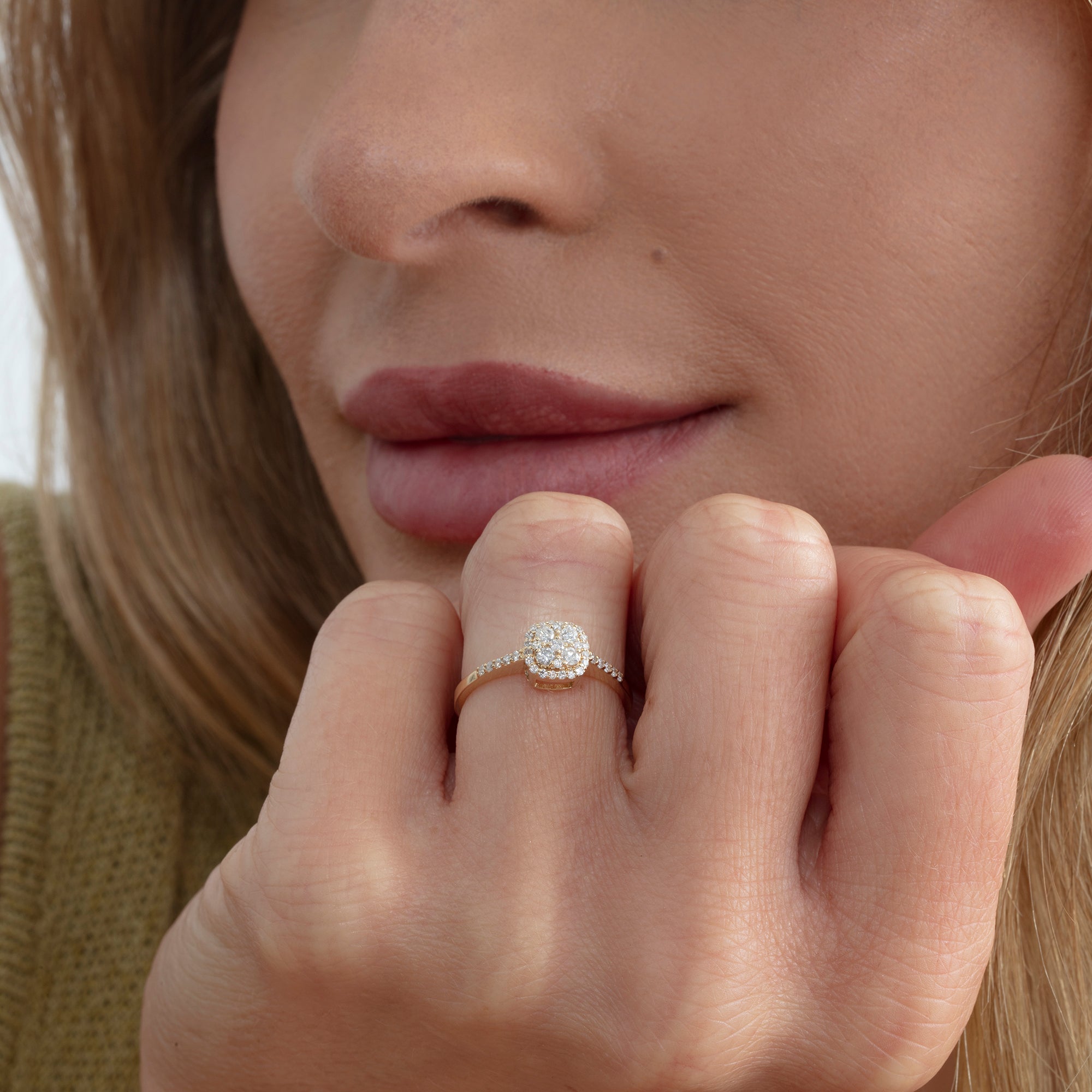 Iconic Round Cushion Diamond Ring