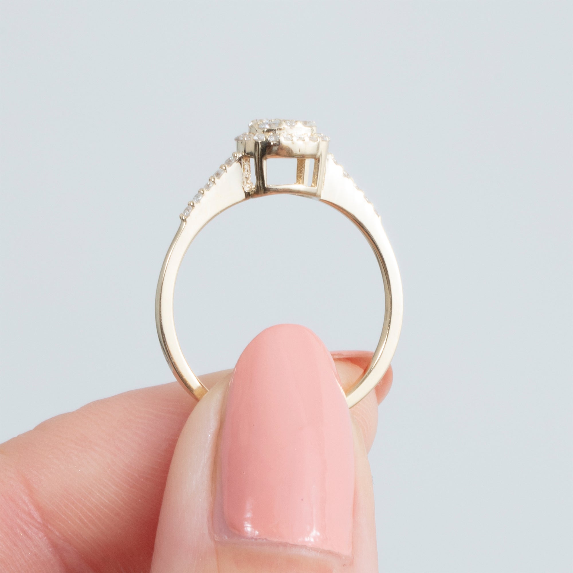 Iconic Round Cushion Diamond Ring
