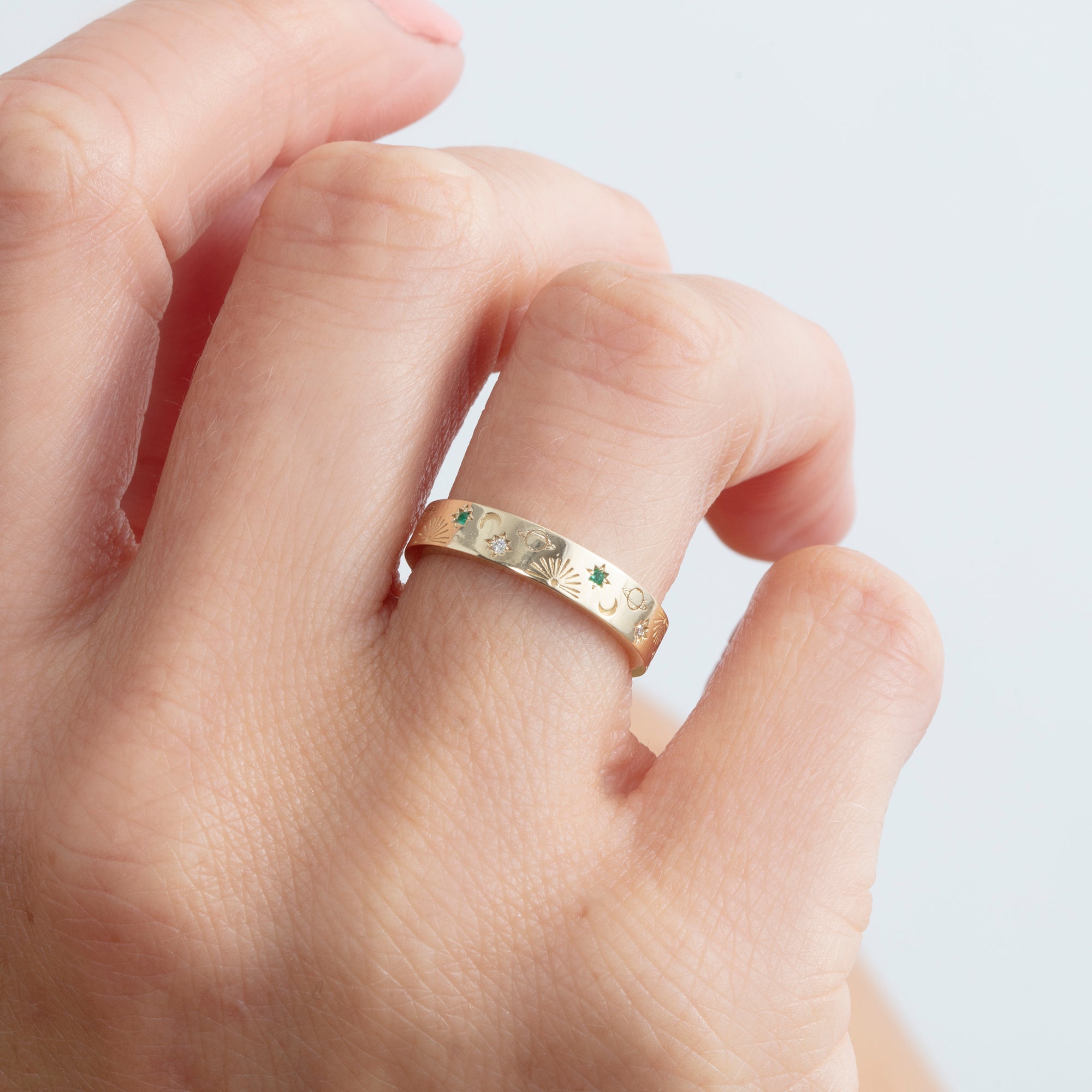 Starry Sky Emerald Diamond Ring