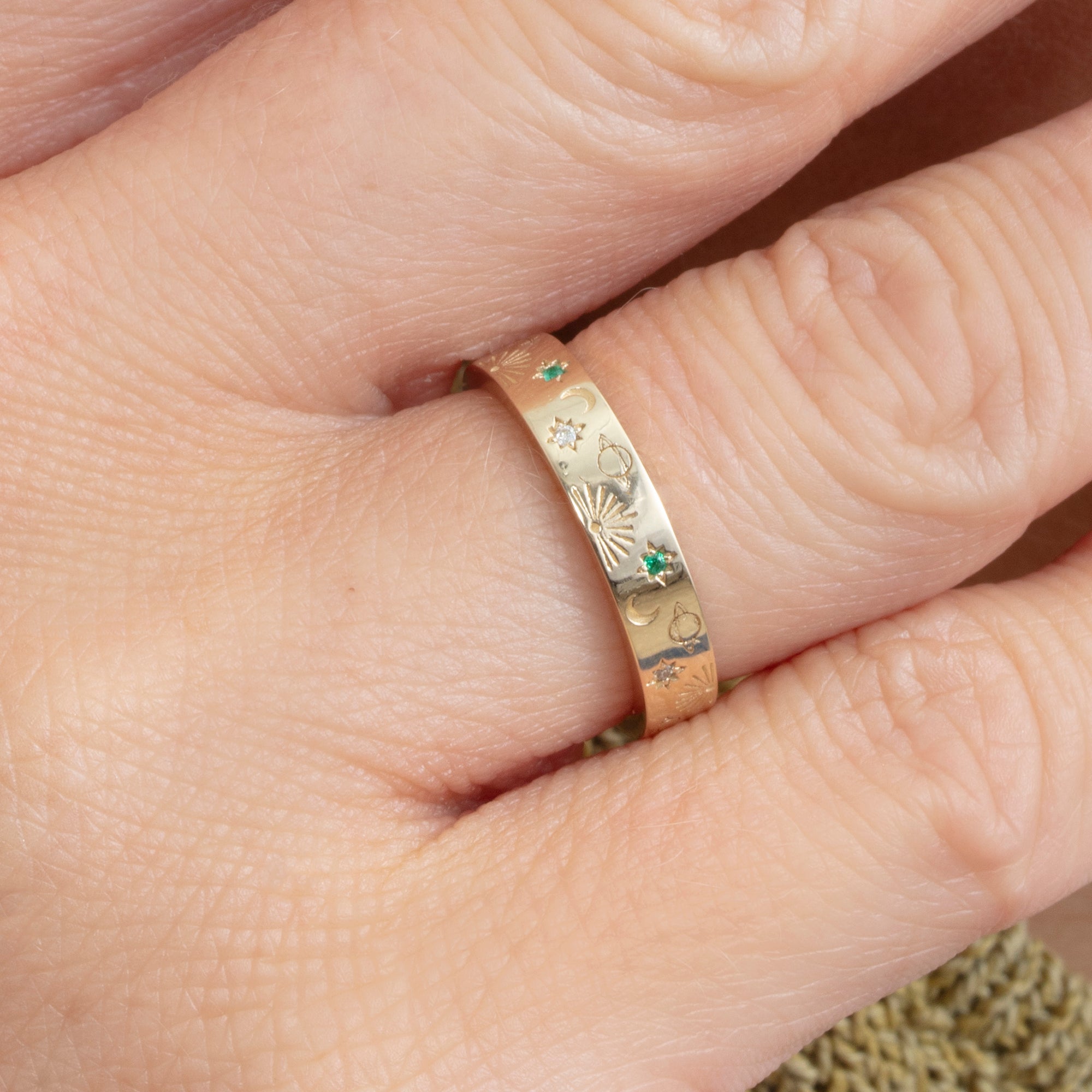 Starry Sky Emerald Diamond Ring