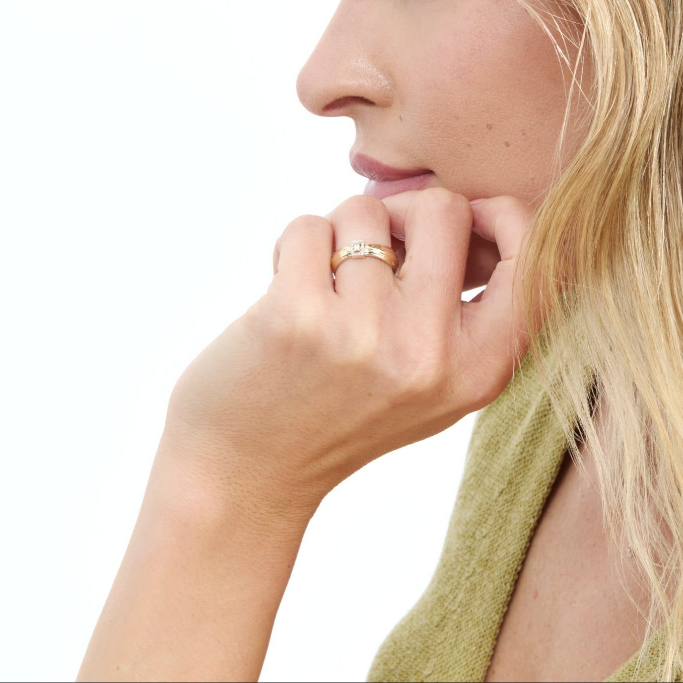 Bowtie Baguette Ring