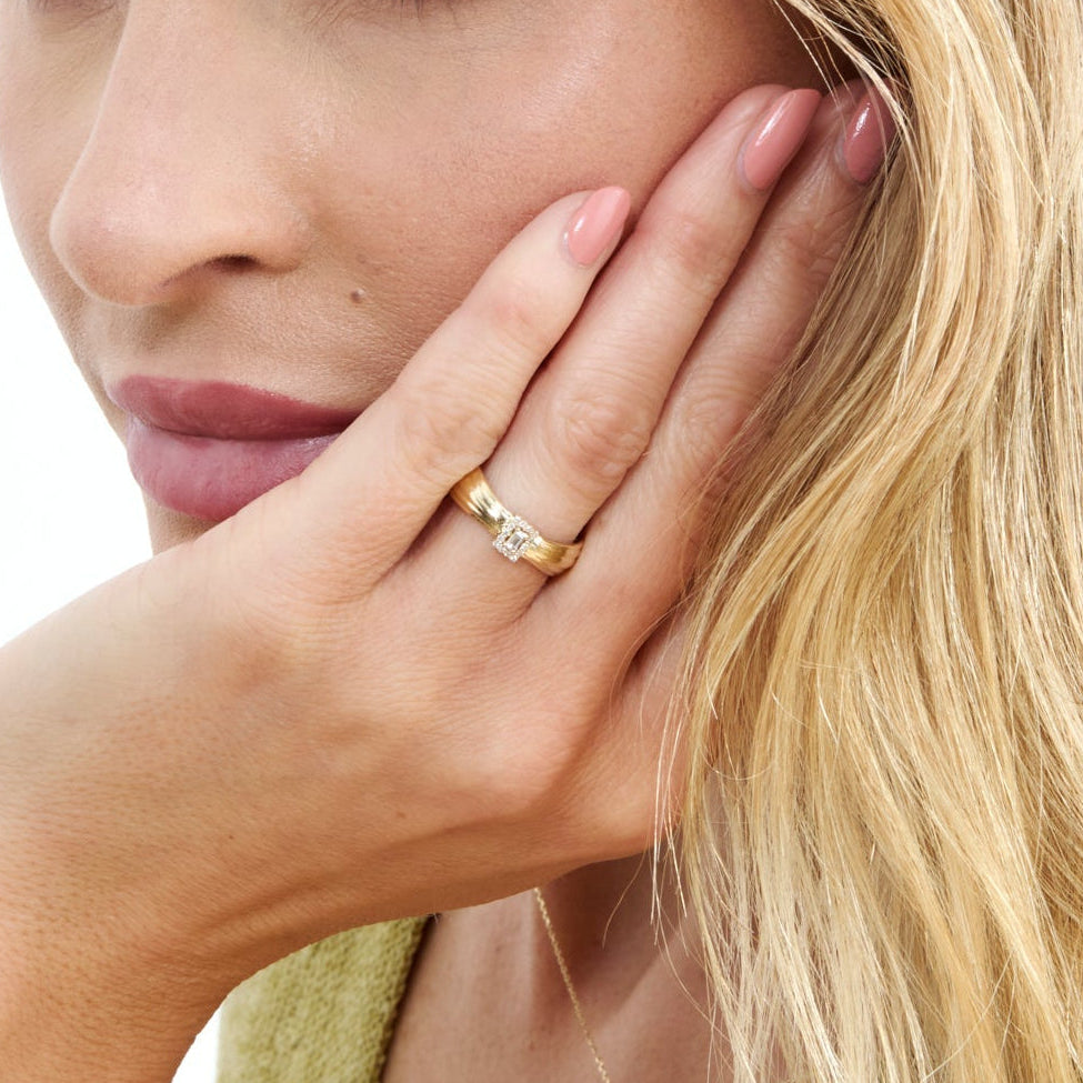 Bowtie Baguette Ring