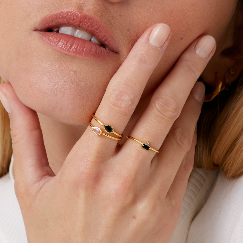 Elegant Ring with Black and White Zirconia - Jewel Edition