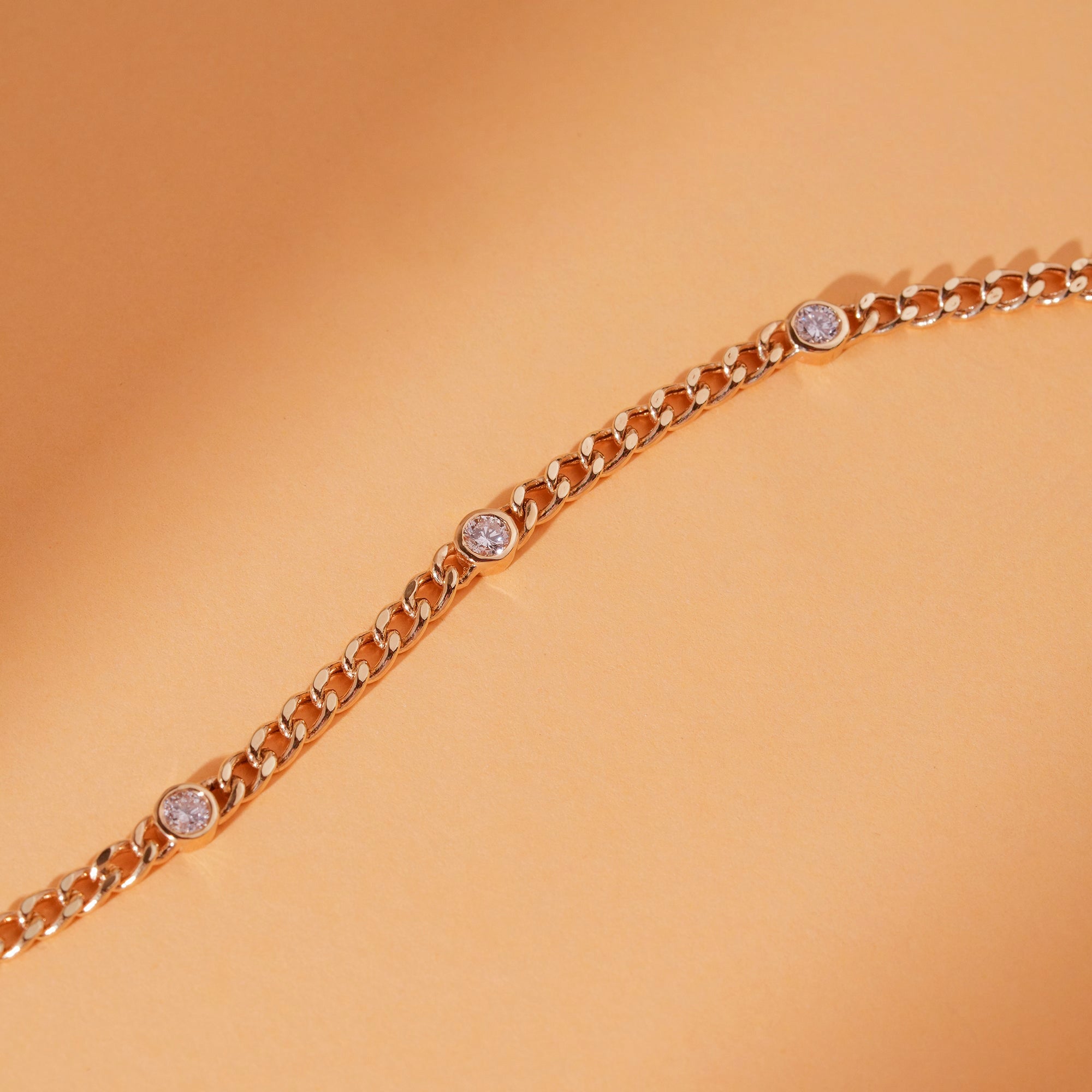 Gleaming Diamond Thread Bracelet