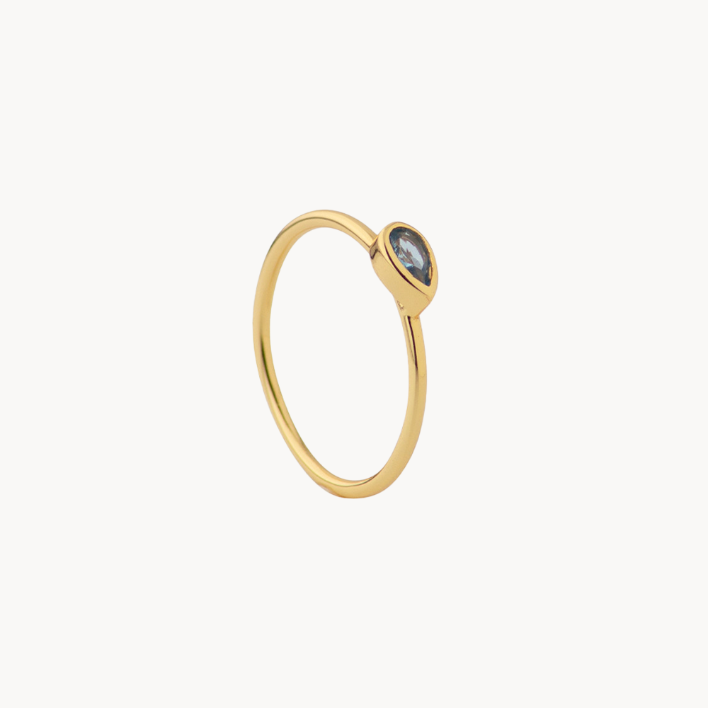 Elegant Teardrop Ring in 18kt Gold-Plated Sterling Silver - Jewel Edition