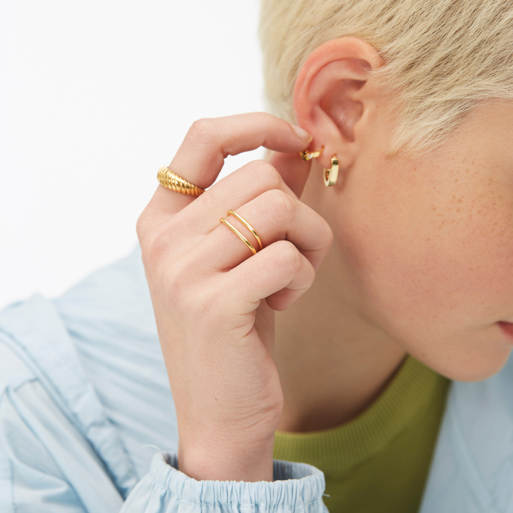 Chic Croissant Style Gold Ring - Jewel Edition