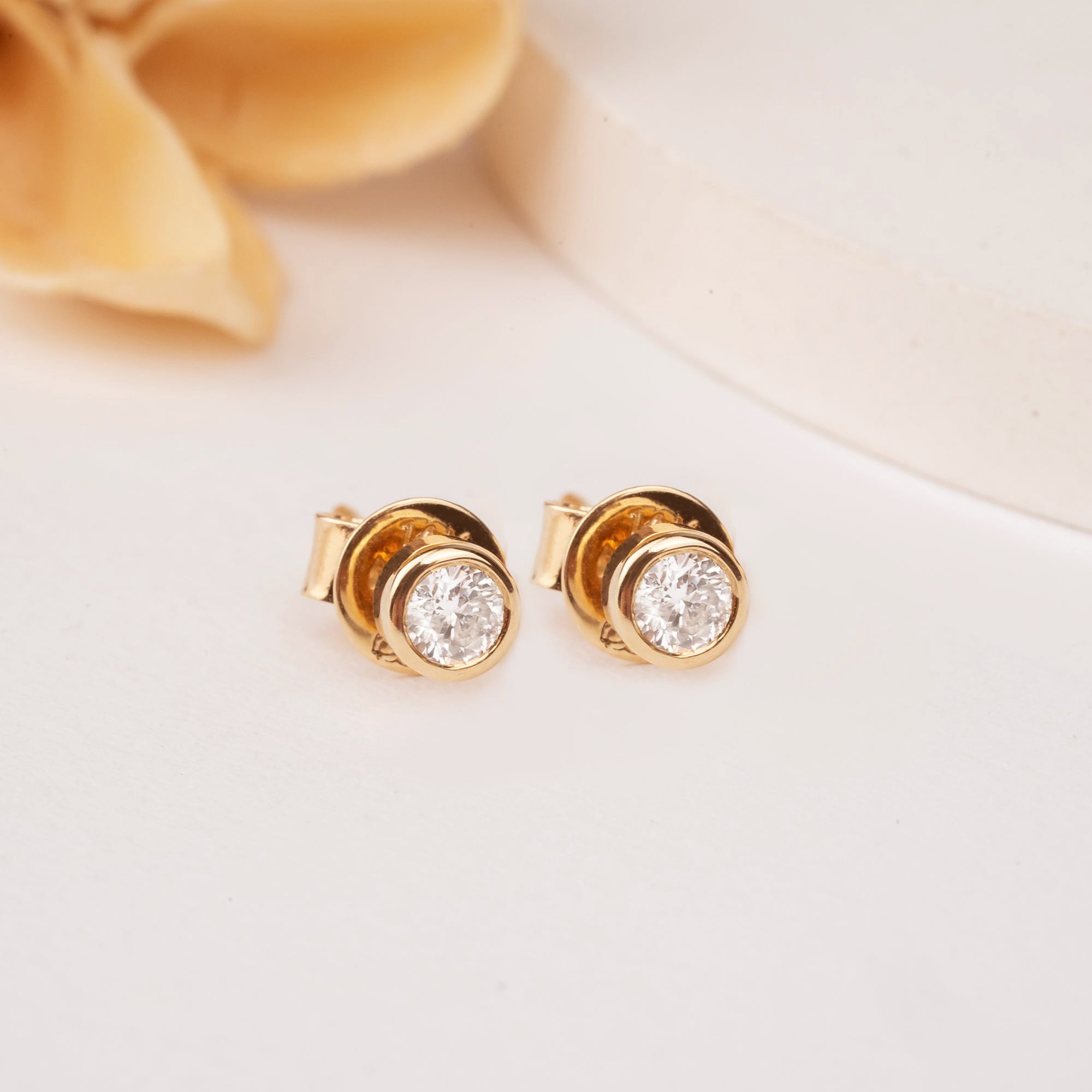Sleek Glow Studs