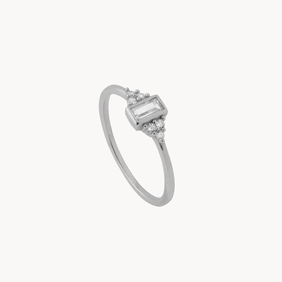 Queen: Vintage Style Ring with Baguette Zirconia - Jewel Edition