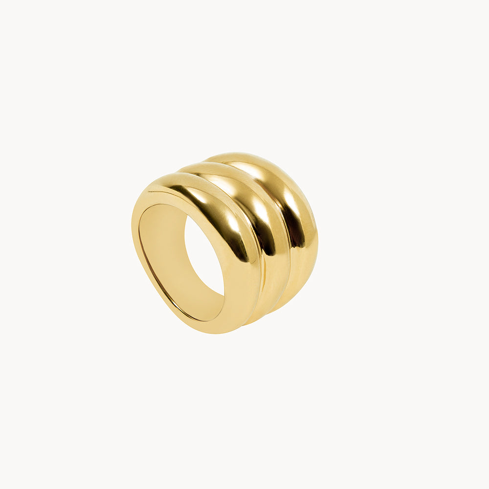 Eloise Ring: Statement-Making Elegance in Gold-Plated Steel - Jewel Edition