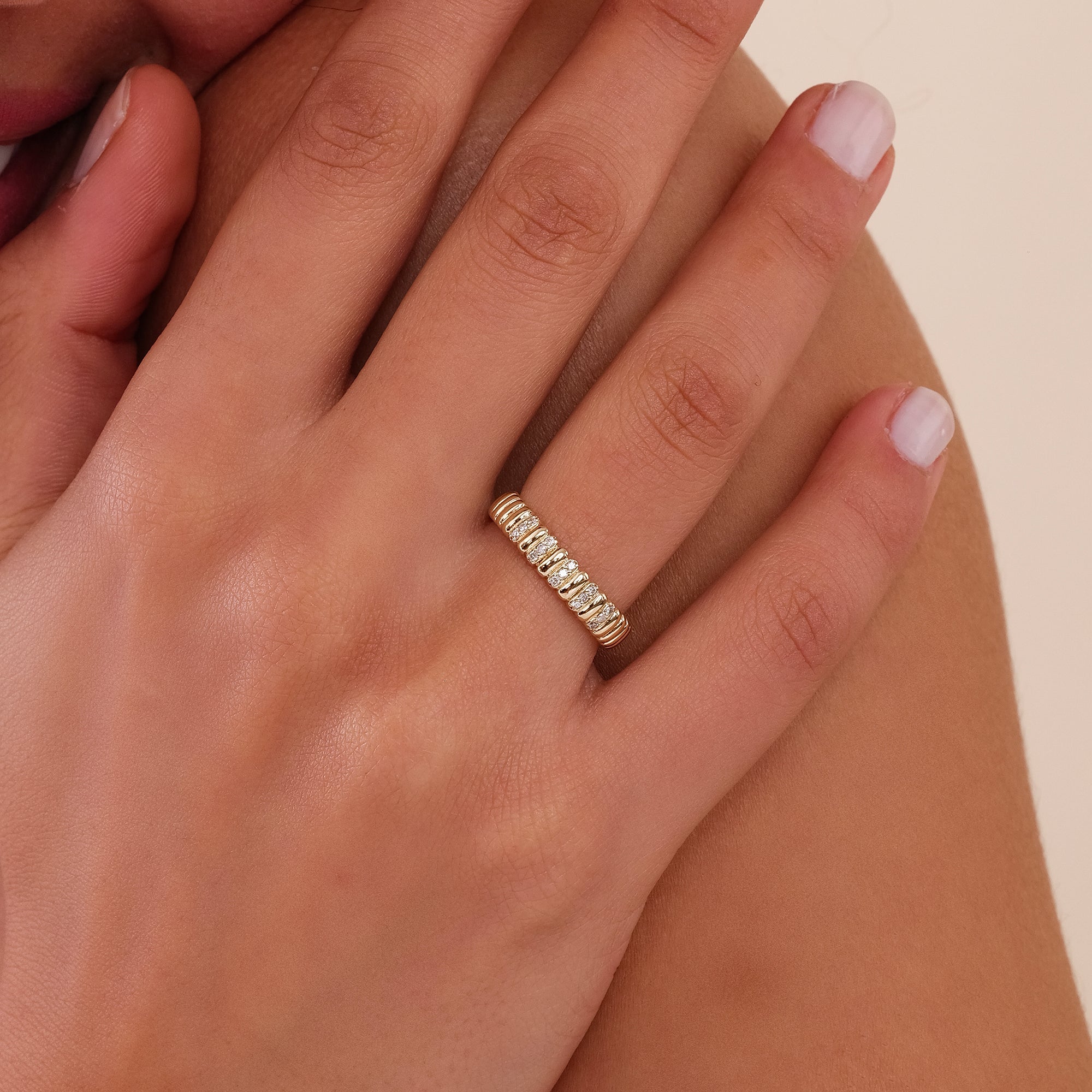 Sparkling Ribbed Statement Band