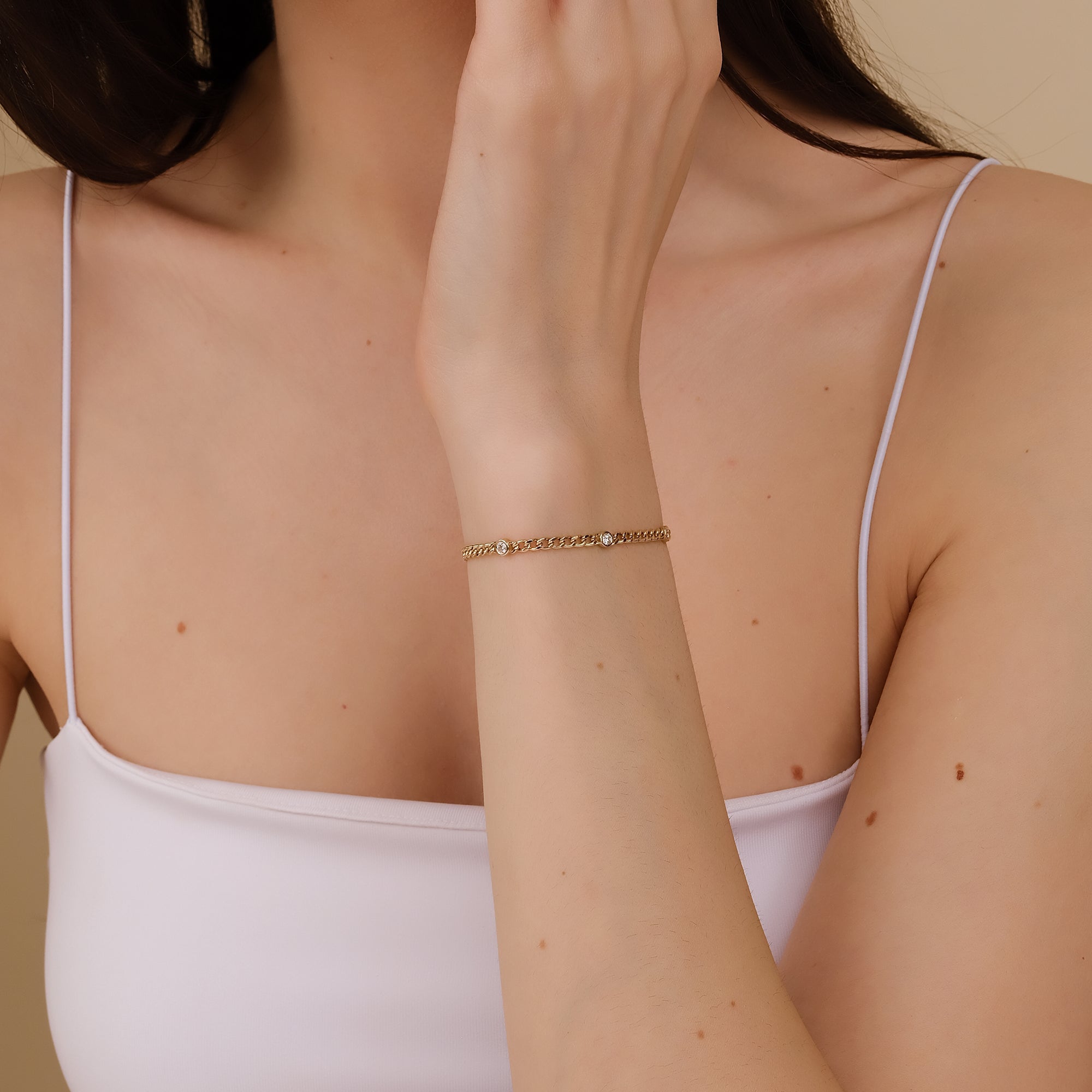 Gleaming Diamond Thread Bracelet