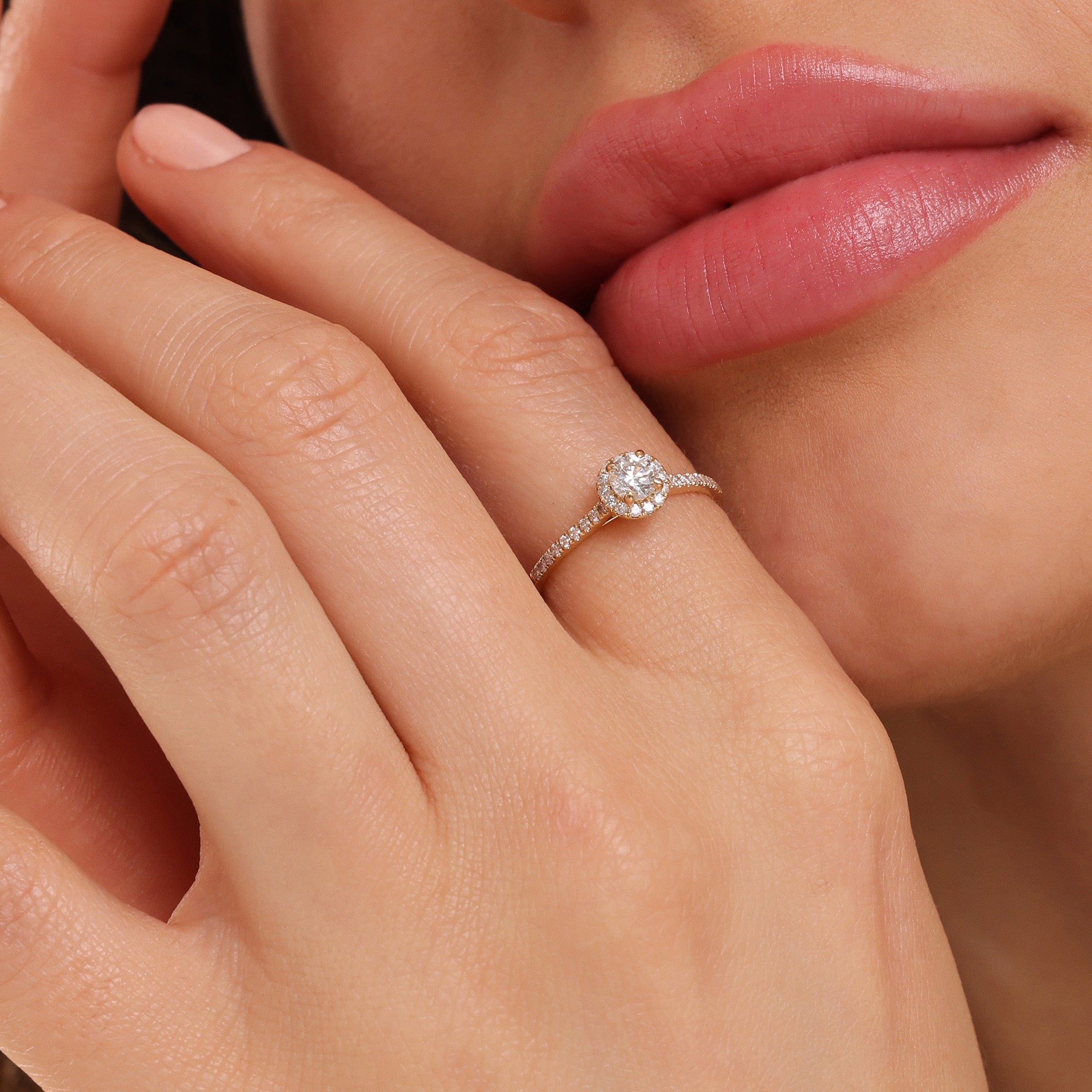 Divine Halo Round Diamond Ring