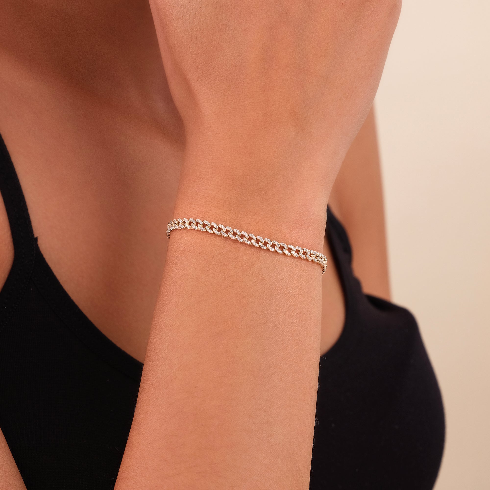 Lustrous Cuban Chain Bracelet