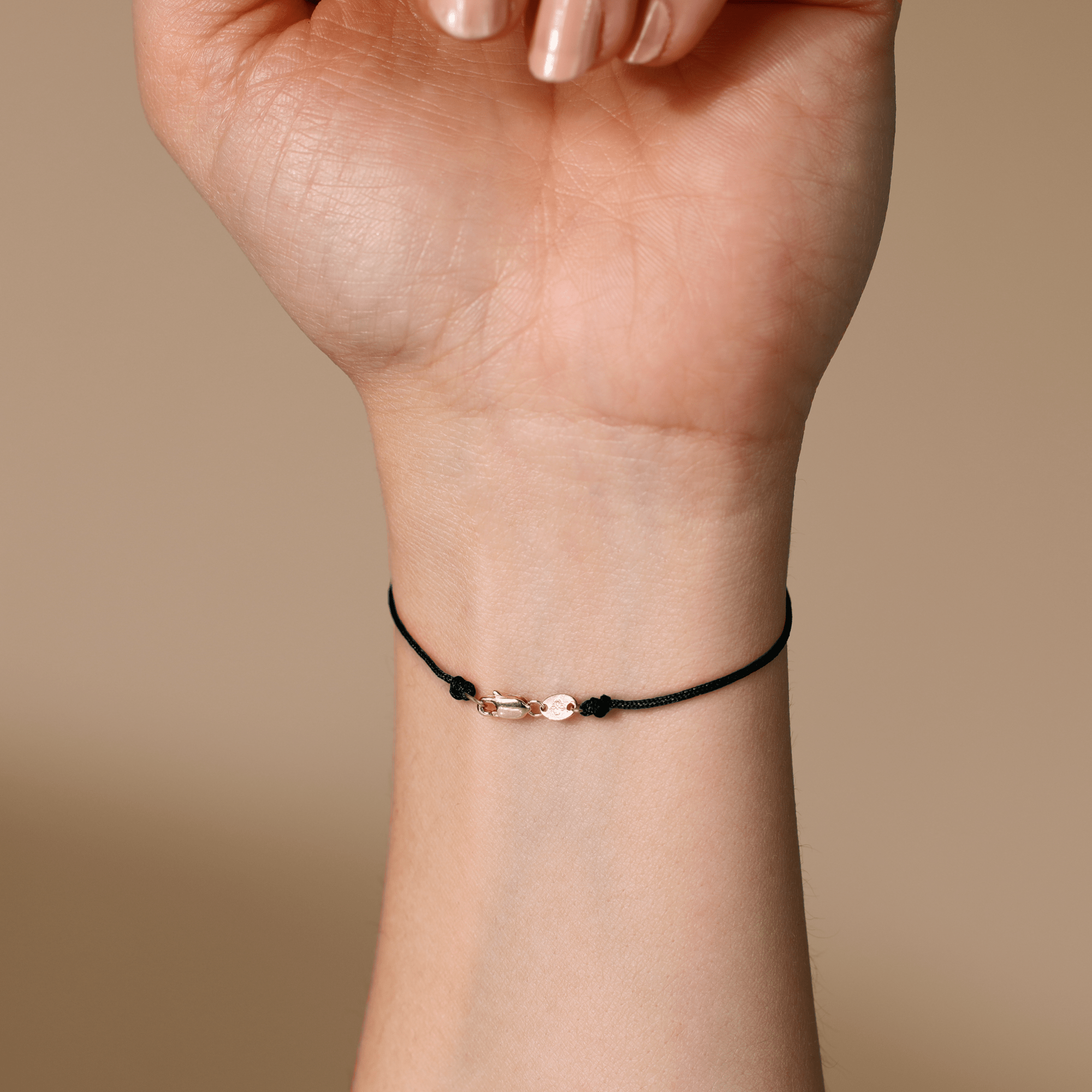 Sparkling Disc Thread Bracelet