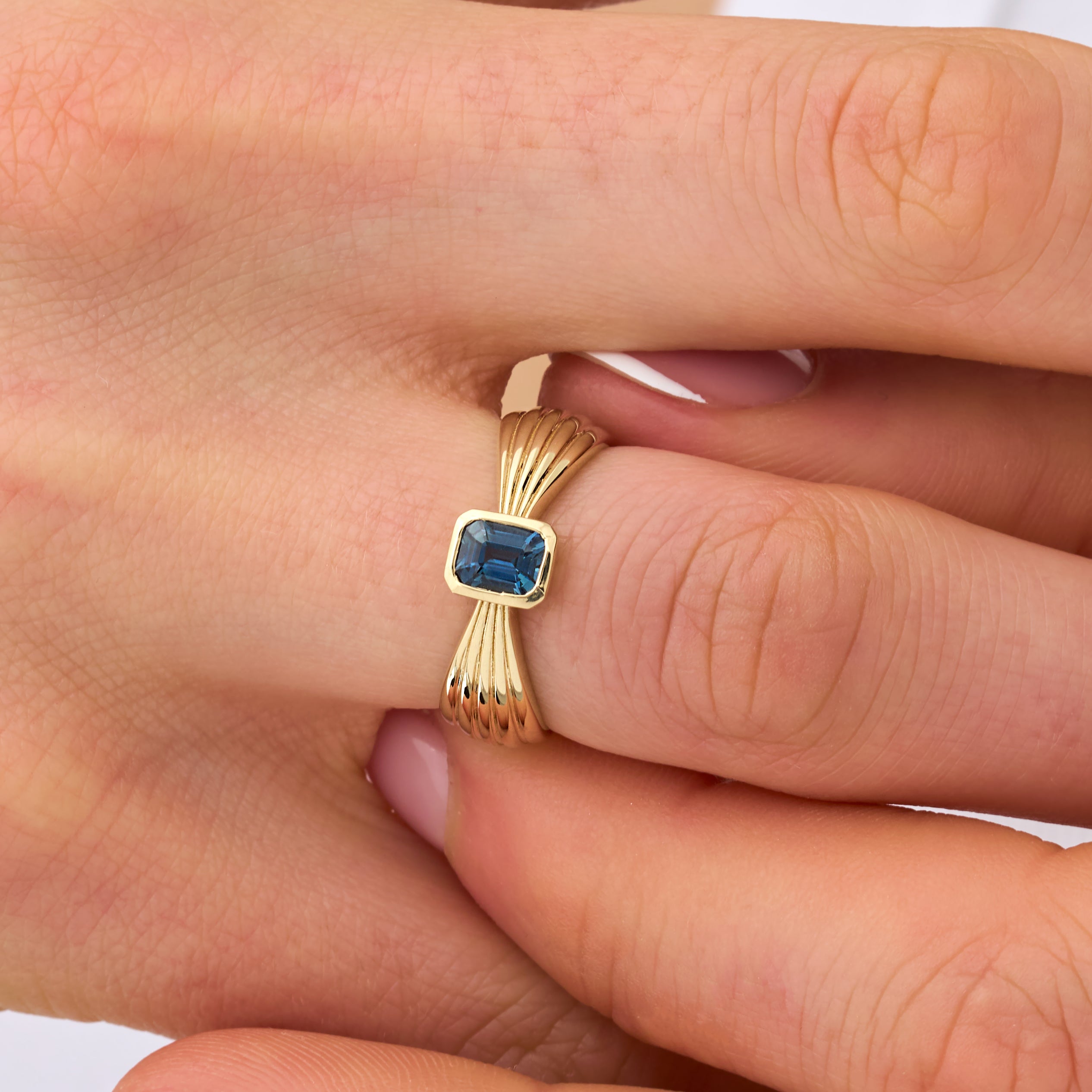 Deco Dream Sapphire Ring